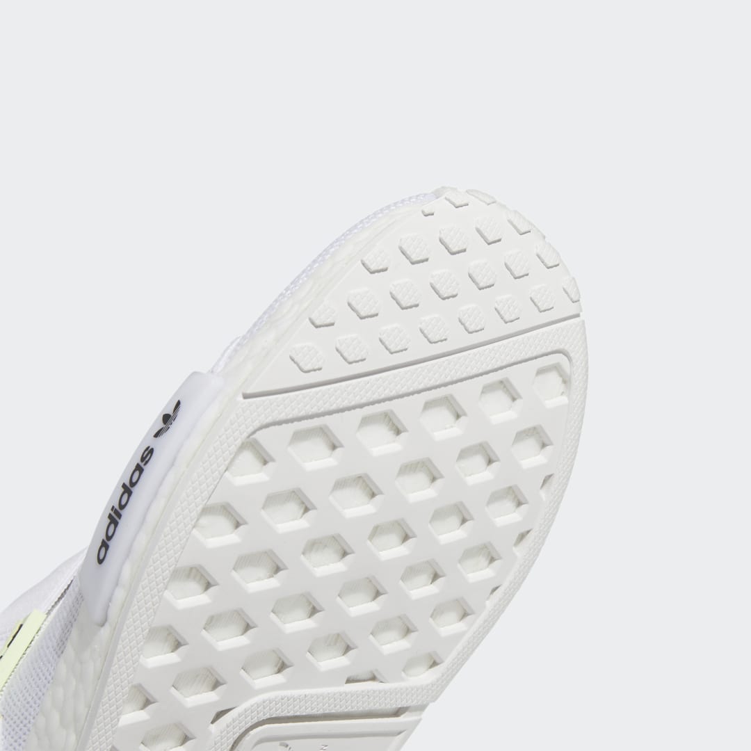 adidas NMD_R1 Cloud White / Cloud White / Core Black (GW5699)