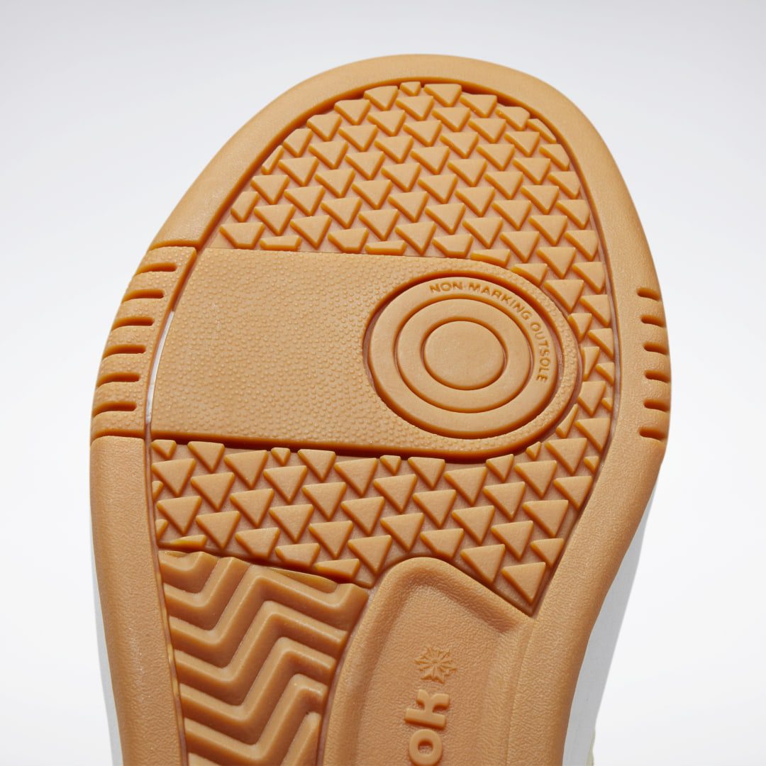 Reebok Court Peak Schoenen Alabaster / Classic Burgundy / Alabaster