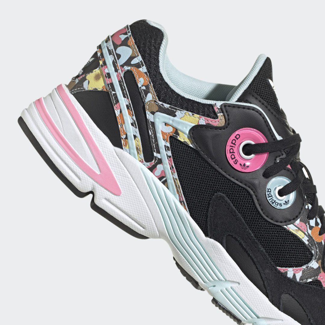 adidas Astir Core Black / Almost Blue / Bliss Pink (HR0091)
