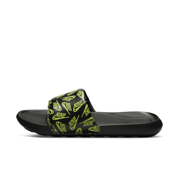 Nike Victori One Slipper met print Zwart (CN9678-010)