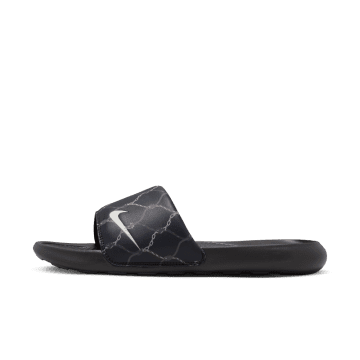 Nike Victori One Slipper met print Zwart (CN9678-011)