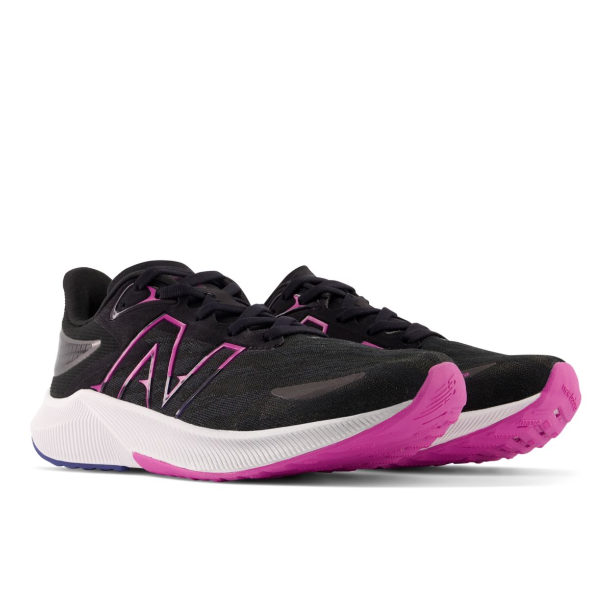 New Balance FuelCell Propel V3 Black / Magenta Pop (WFCPRV3-39824)