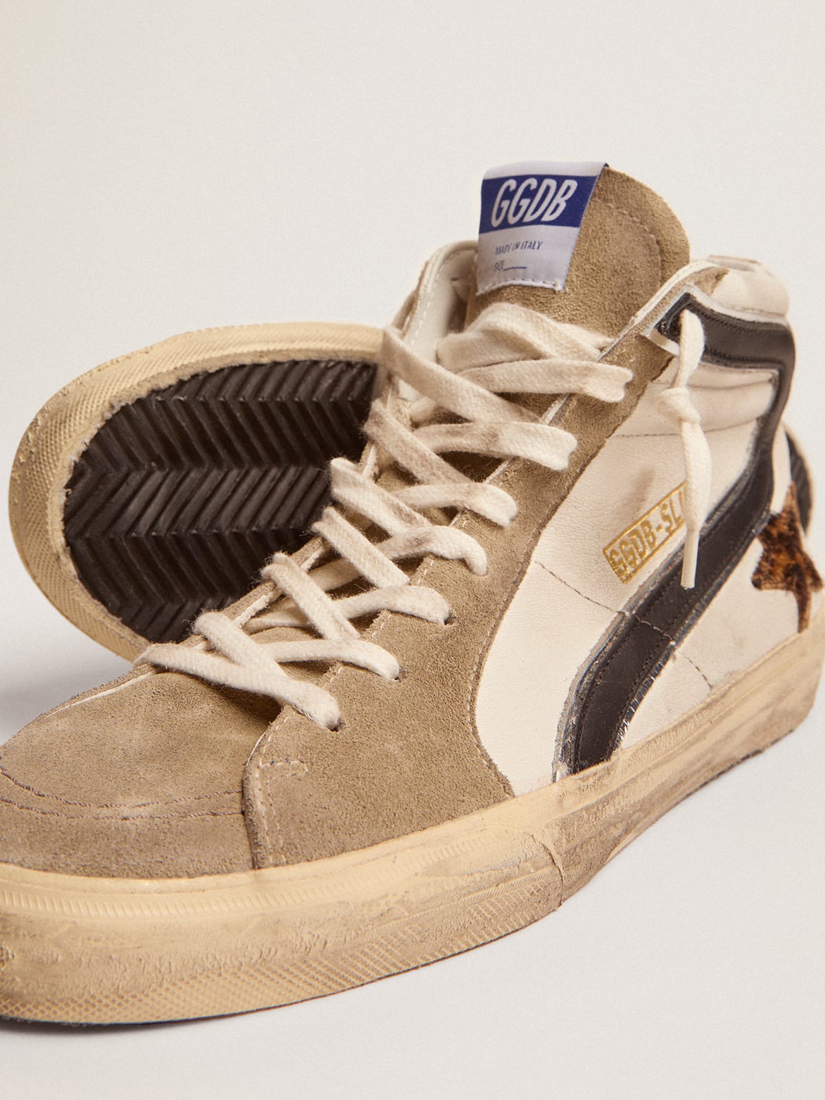 Golden Goose High-top Sneakers (GMF00115.F002659.10935)