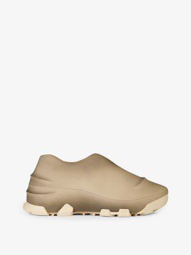 Givenchy Monumental Mallow low shoes in worn out effect rubber (BHZ013H187-285)