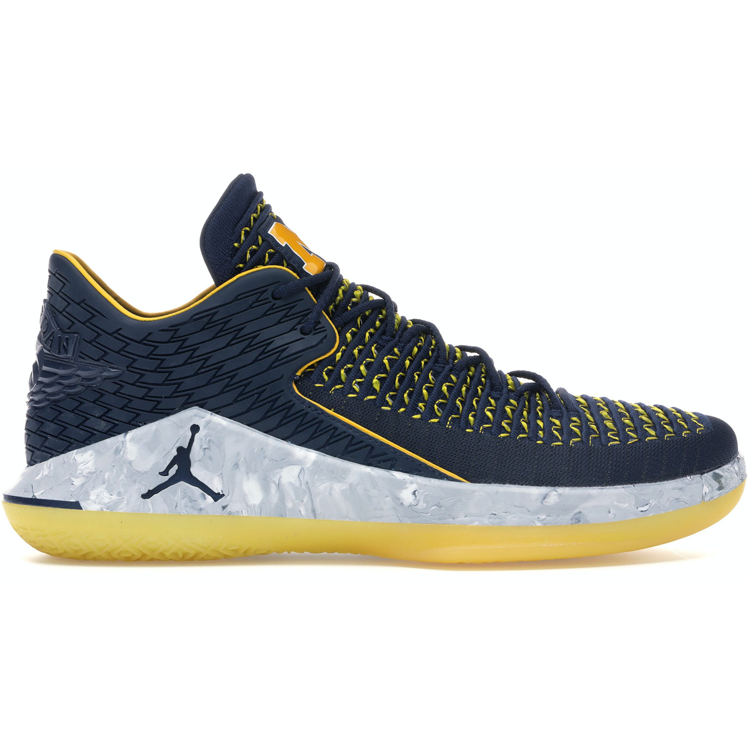 Jordan XXXII Low Michigan (AA1256-405)