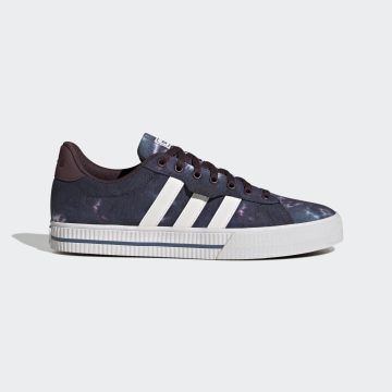 adidas Daily 3.0 Lifestyle Skateboarding SuÃ¨de Shadow Maroon / Cloud White / Altered Blue (GY2252)