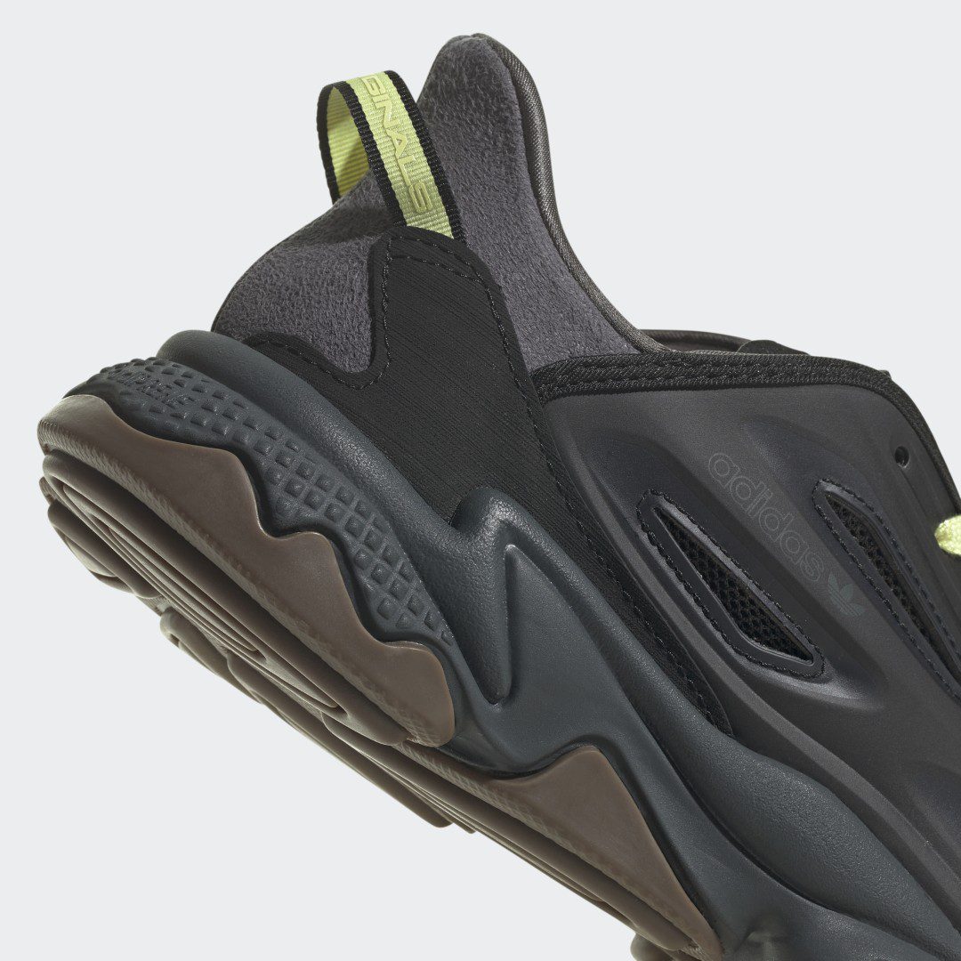 adidas OZWEEGO Celox Core Black / Core Black / Pulse Yellow (H04235)