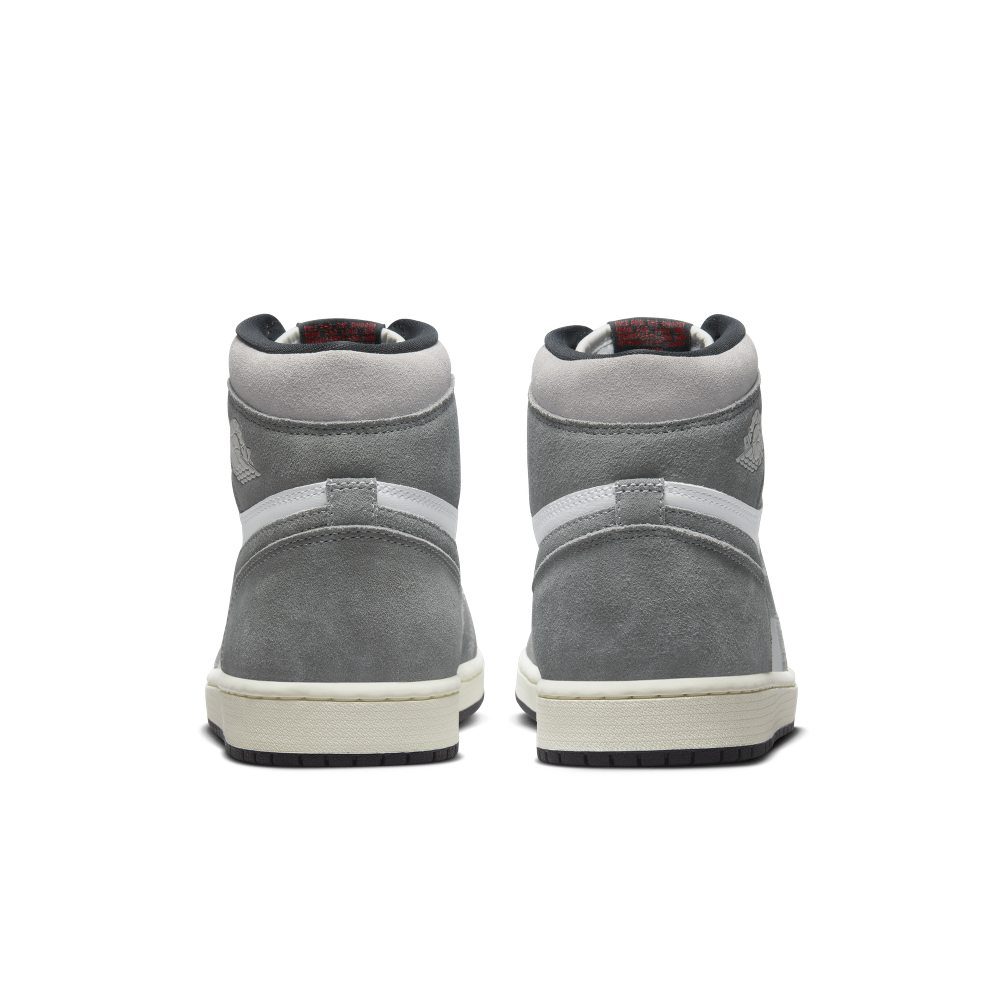 Air Jordan 1 Retro High OG ‘Black and Smoke Grey’ (DZ5485-051)