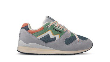 Karhu Synchron Classic – Dawn Blue / Lily White (F802662)