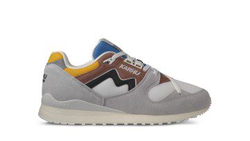 Karhu Synchron Classic – Dawn Blue / Jet Black (F802668)