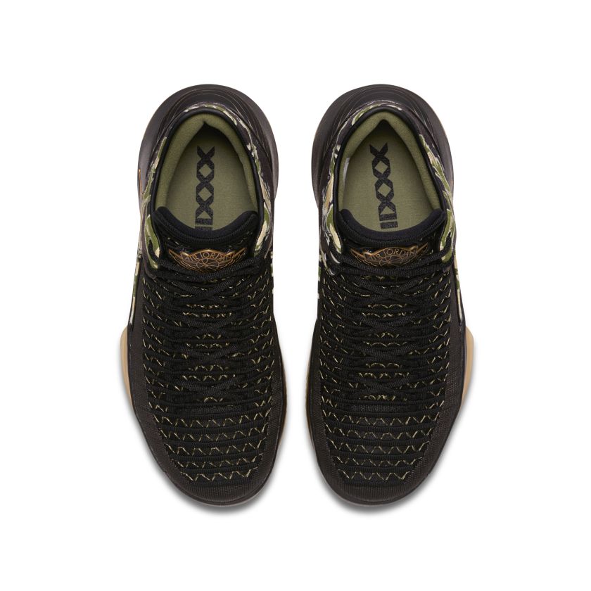 Jordan XXXII Low Camo (GS) (AA1257-021)