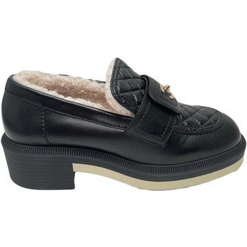 Chanel CC Logo Turnlock Loafers Black Leather (G38147 Y55427 K3120)