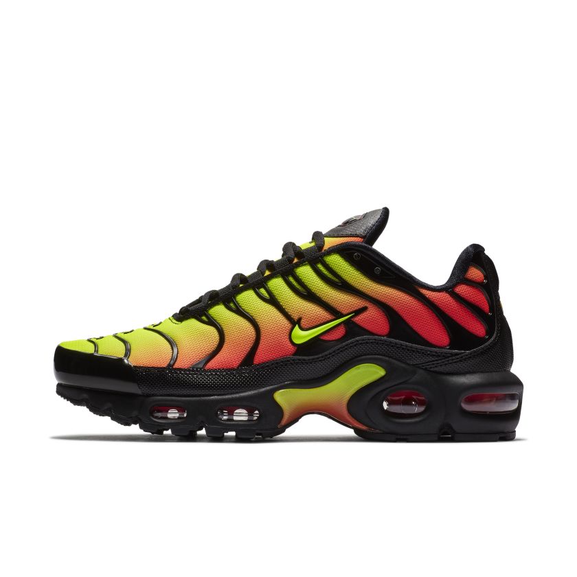 air max plus black volt solar red
