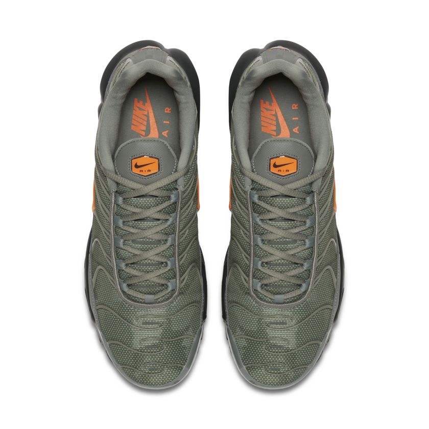 air max plus dark stucco