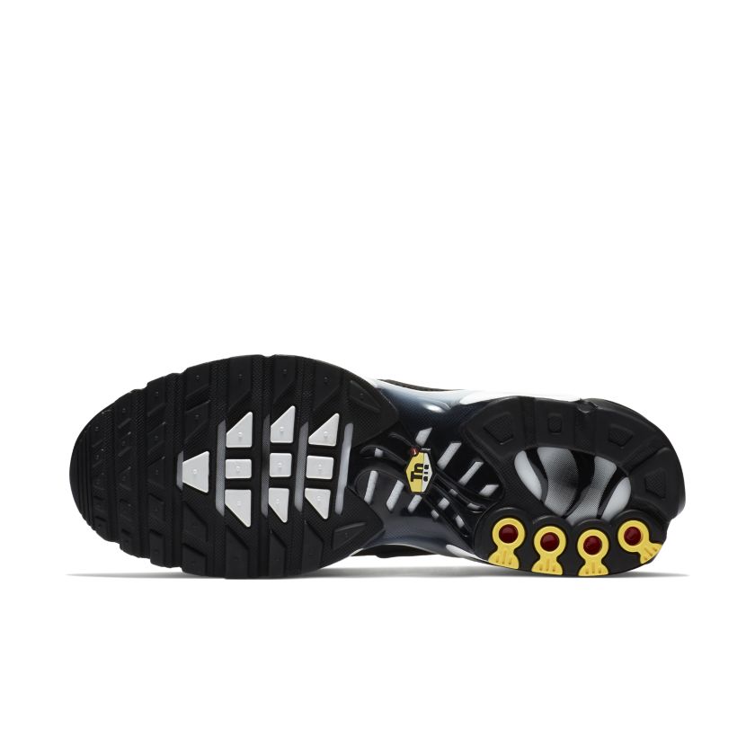 nike air max plus shark black