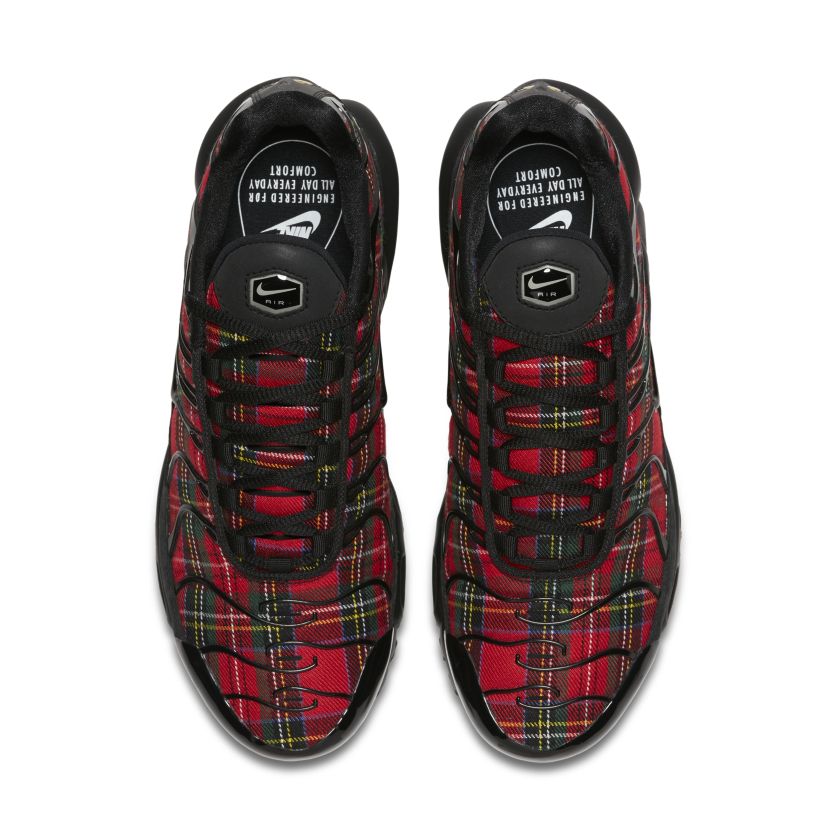air max plus tartan black