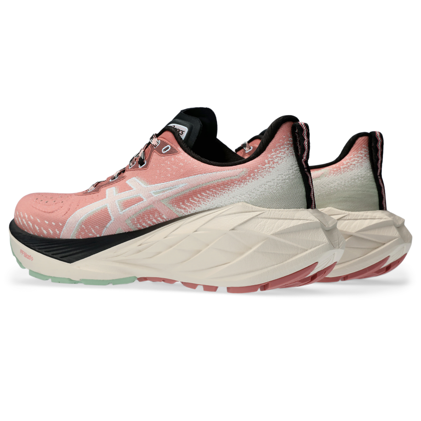 Asics Novablast 4 Tr Nature Bathing/Rose Rouge (1012B654.250)