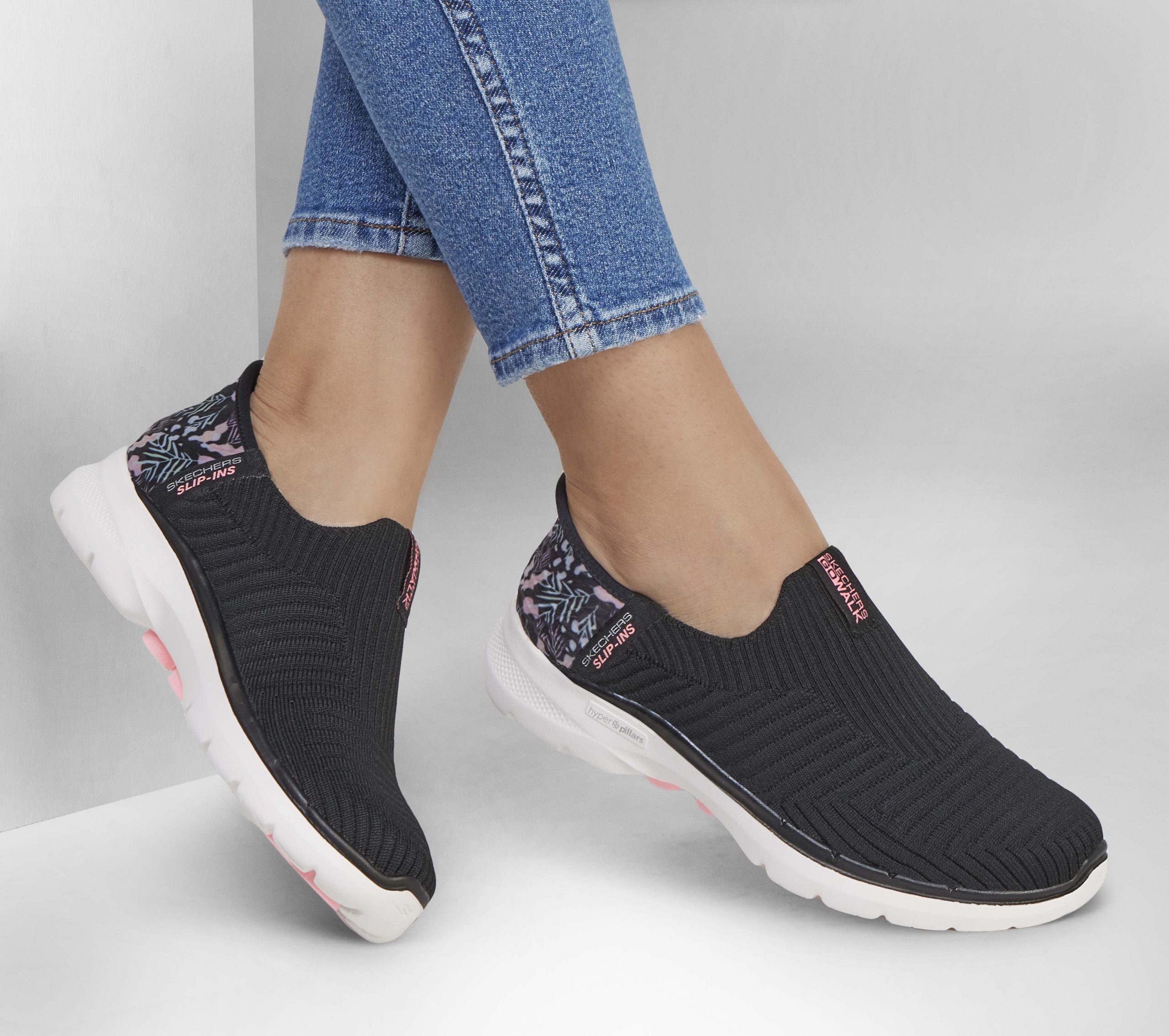 Skechers Skechers Slip-ins: GO WALK 6 – Tropical Bay – Zwart / Roze (124626-BKPK)