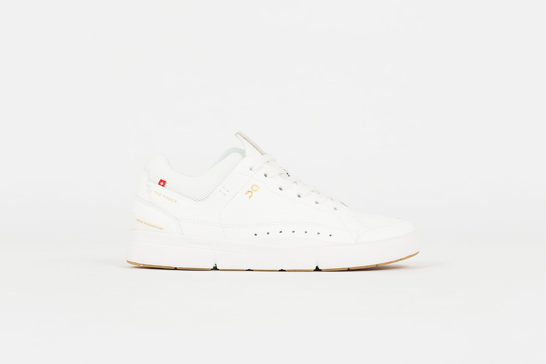 ON The Roger | Centre Court W “White” (48.99437)