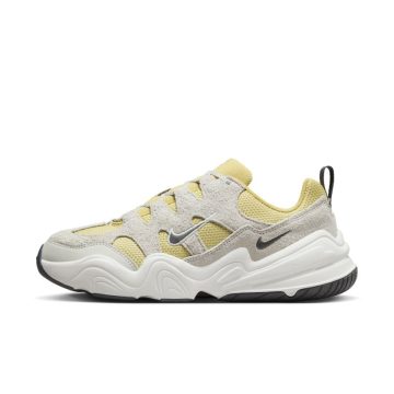 Nike Tech Hera WMNS ‘Saturn Gold’ (DR9761-700)