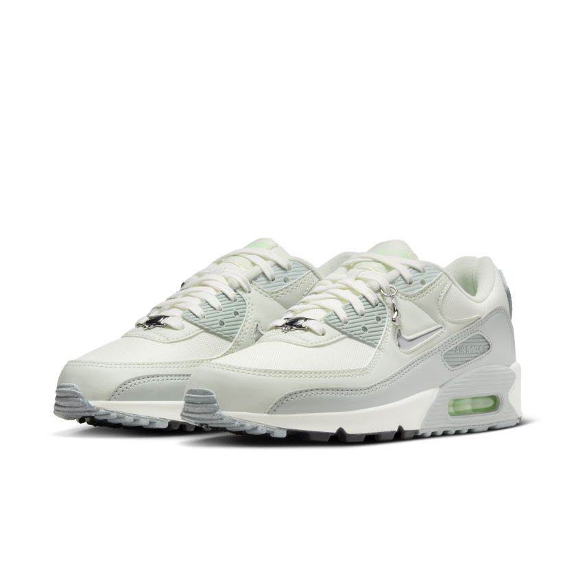 Nike Air Max 90 WMNS ‘Molten Metal’ – Next Nature (FN6948-100)