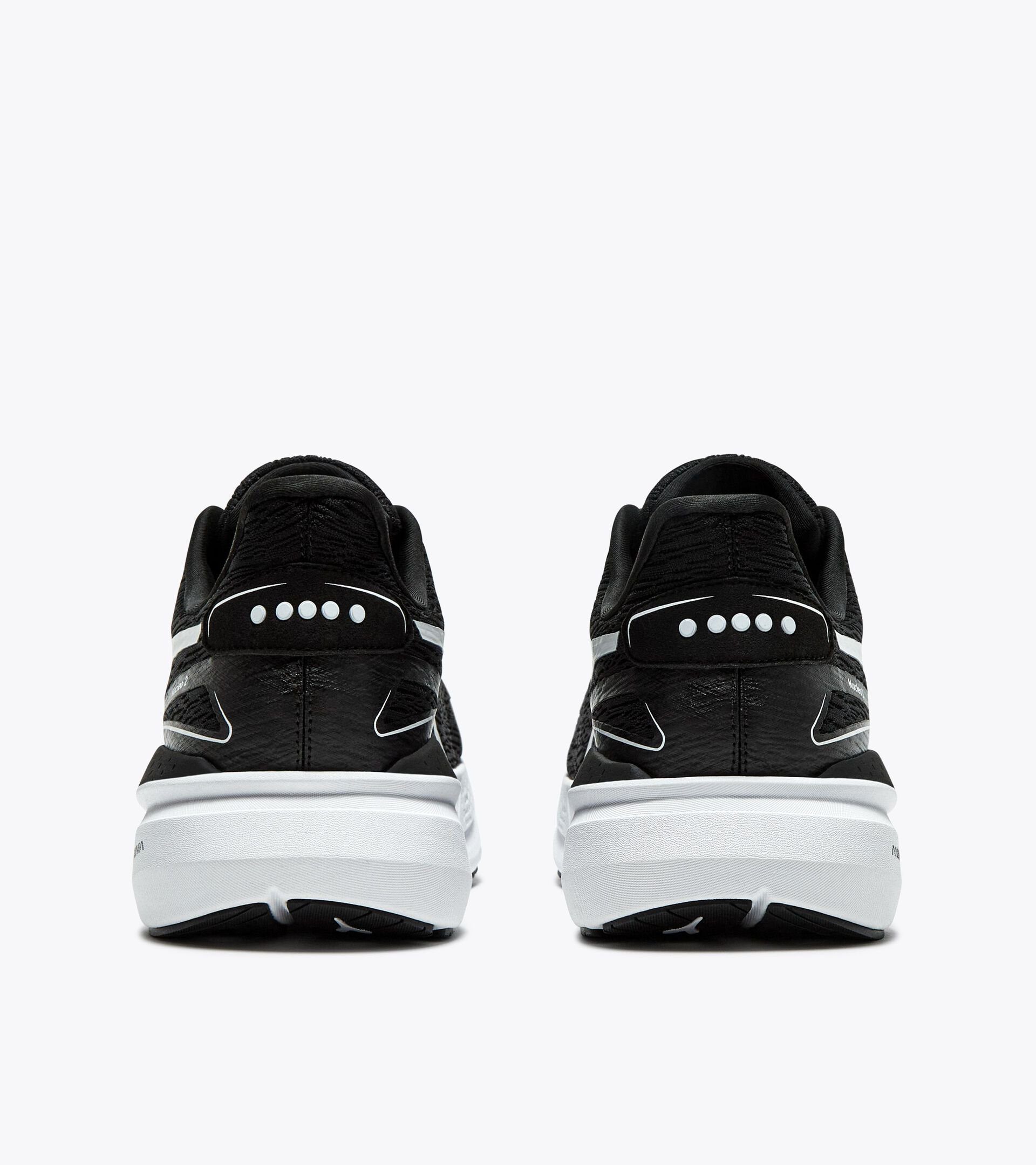 Diadora Nucleo 2 Black / White (101.181846_C0641)