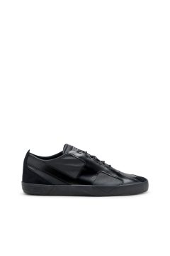 Diesel S-slante-d Low (Y03656PR131H1669 https://nl.diesel.com/en/sneakers/s-slante-d-low-black/Y03656PR131H1669.htm)