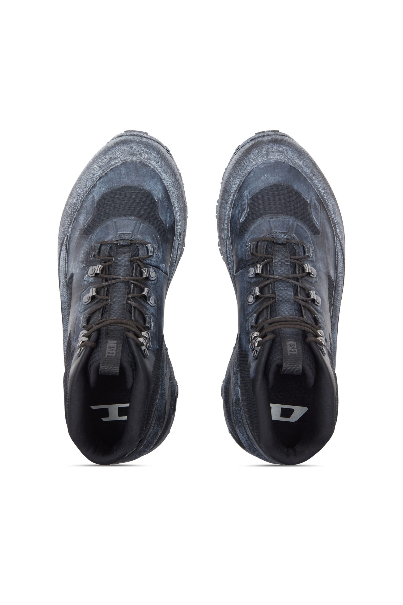Diesel D-cage Hiking (Y03650P8140T8013 https://nl.diesel.com/en/sneakers/d-cage-hiking-black/Y03650P8140T8013.htm)