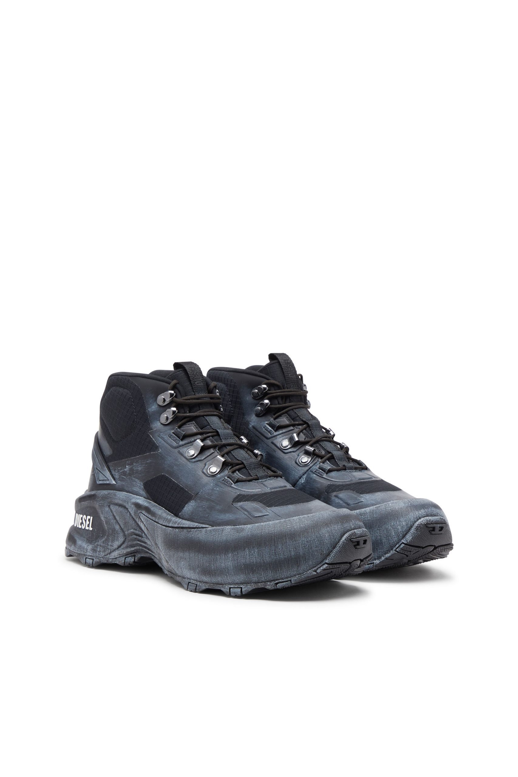 Diesel D-cage Hiking (Y03650P8140T8013 https://nl.diesel.com/en/sneakers/d-cage-hiking-black/Y03650P8140T8013.htm)