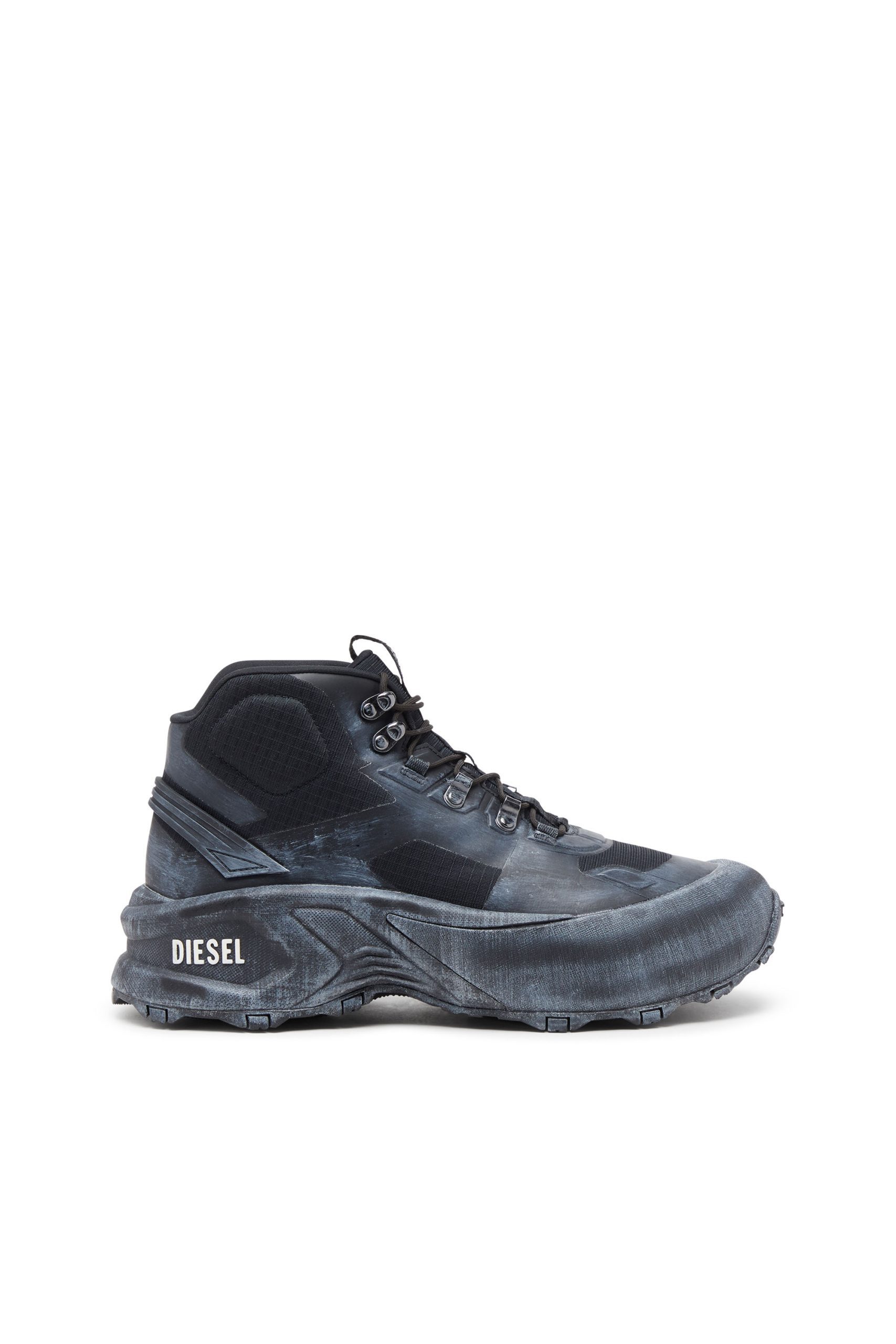 Diesel D-cage Hiking (Y03650P8140T8013 https://nl.diesel.com/en/sneakers/d-cage-hiking-black/Y03650P8140T8013.htm)