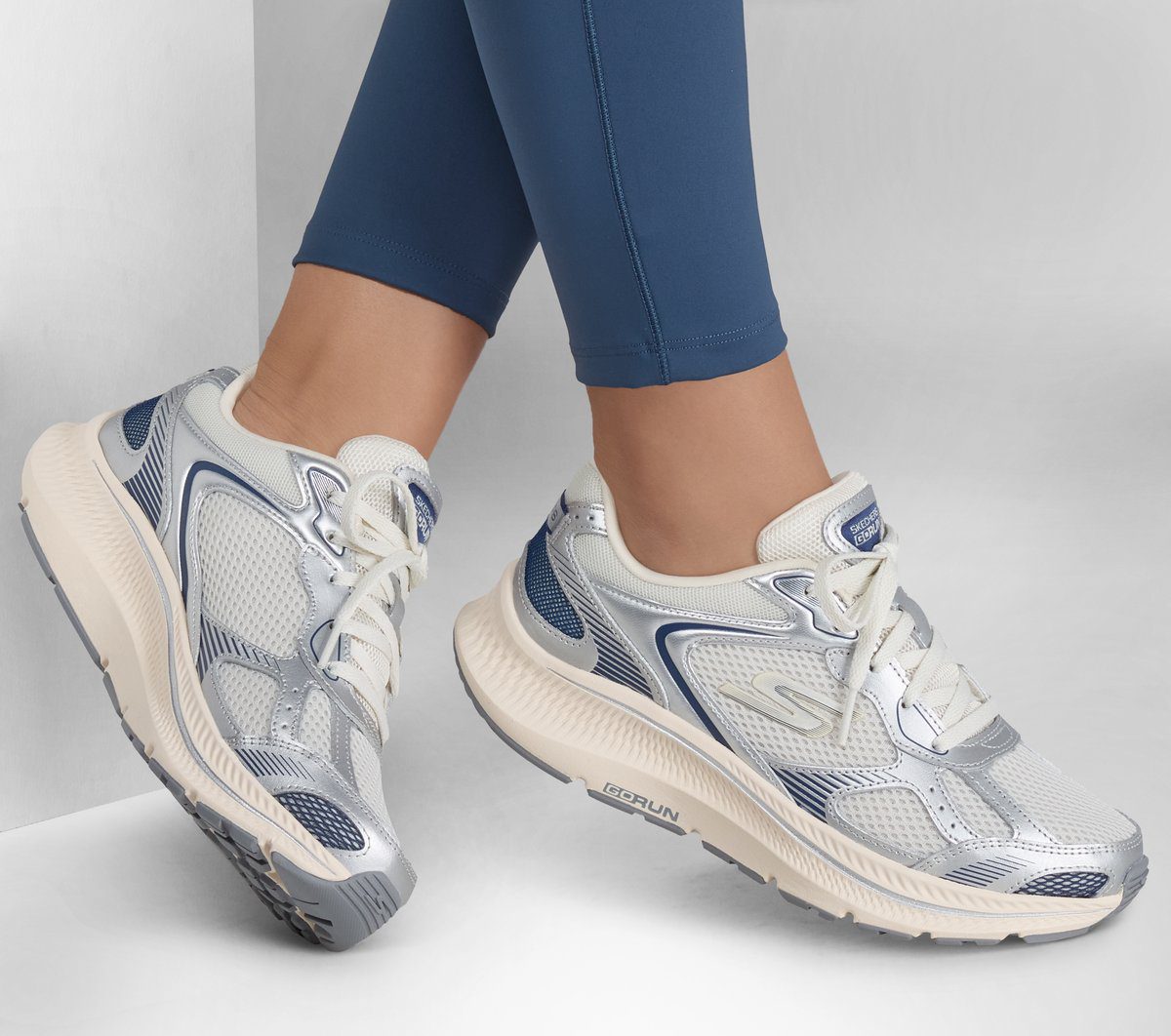 Skechers GO RUN Consistent 2.0 – Volt – Zilver / Marine (128633-SLNV)